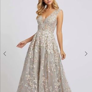 Mac Duggal formal gown, size 18